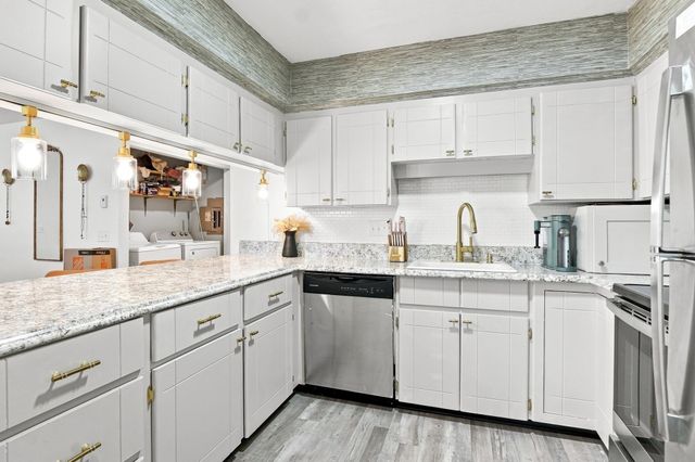 19 Eaglehead Terrace 4, Shrewsbury, MA 01545