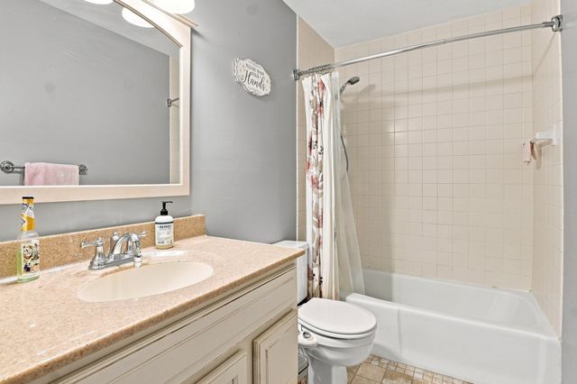19 Eaglehead Terrace 4, Shrewsbury, MA 01545