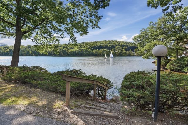 19 Eaglehead Terrace 4, Shrewsbury, MA 01545