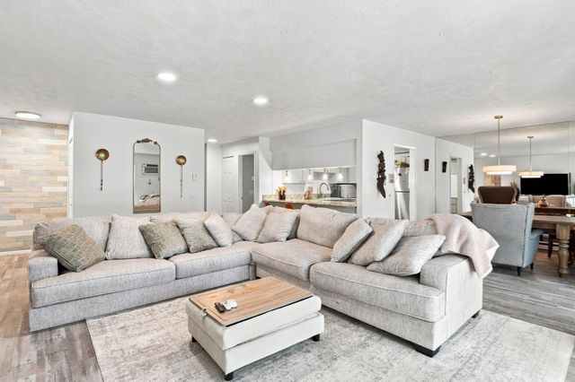 19 Eaglehead Terrace 4, Shrewsbury, MA 01545