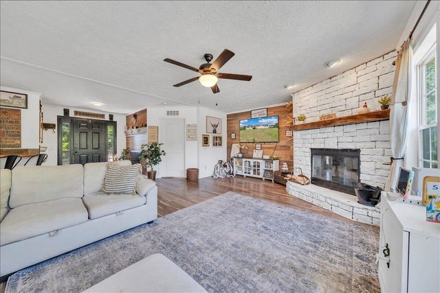 833 Gravel Hill RD, Troutville, VA 24175