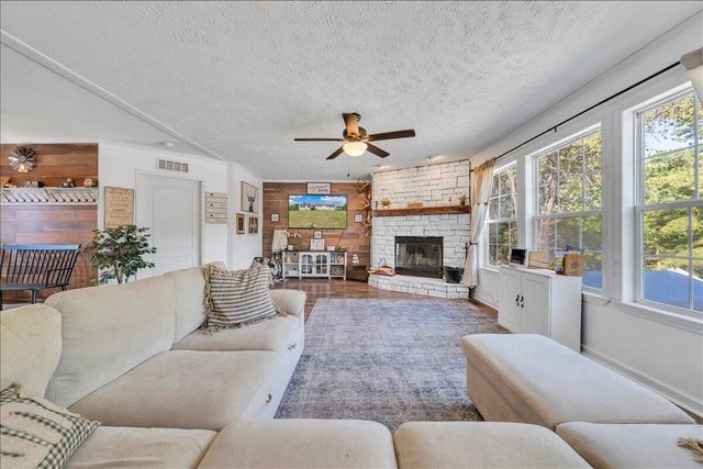 833 Gravel Hill RD, Troutville, VA 24175