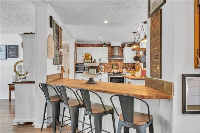 833 Gravel Hill RD, Troutville, VA 24175