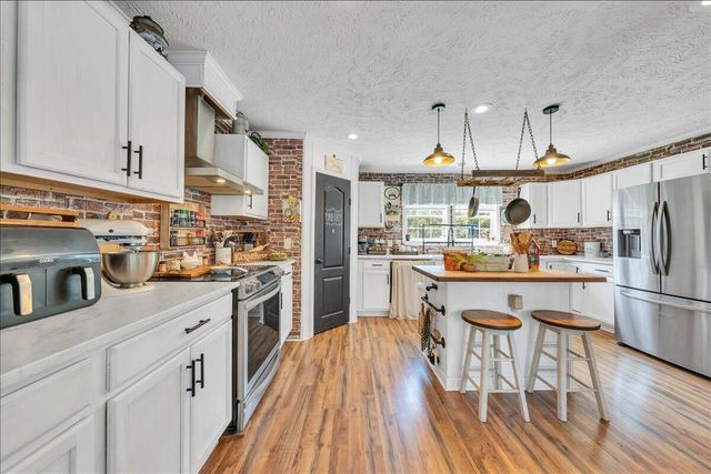 833 Gravel Hill RD, Troutville, VA 24175