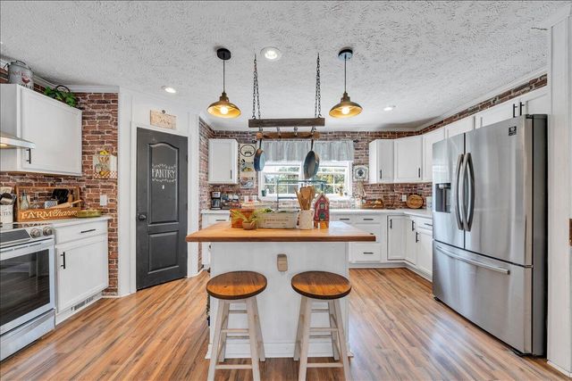 833 Gravel Hill RD, Troutville, VA 24175