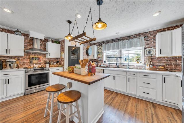 833 Gravel Hill RD, Troutville, VA 24175