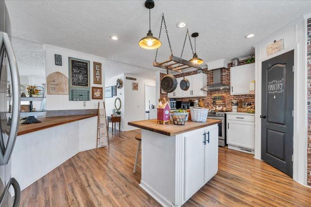 833 Gravel Hill RD, Troutville, VA 24175