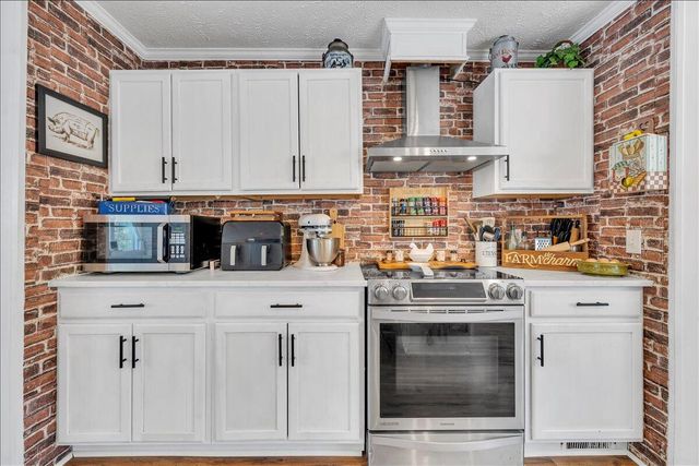 833 Gravel Hill RD, Troutville, VA 24175
