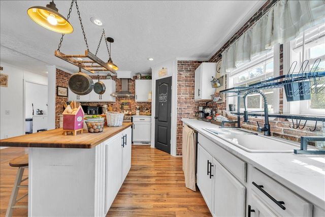 833 Gravel Hill RD, Troutville, VA 24175