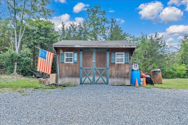 833 Gravel Hill RD, Troutville, VA 24175