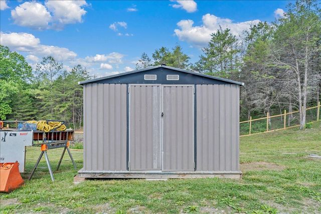 833 Gravel Hill RD, Troutville, VA 24175