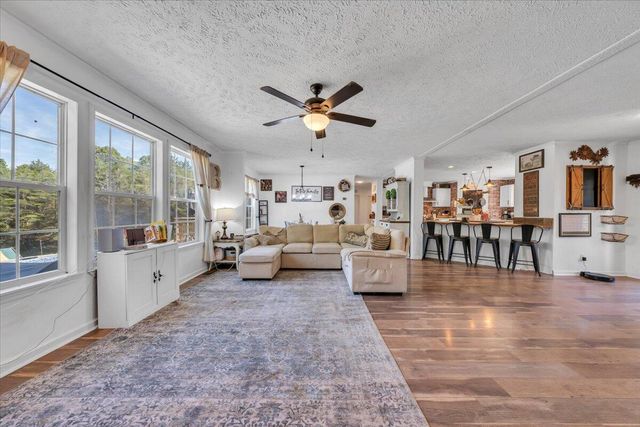 833 Gravel Hill RD, Troutville, VA 24175
