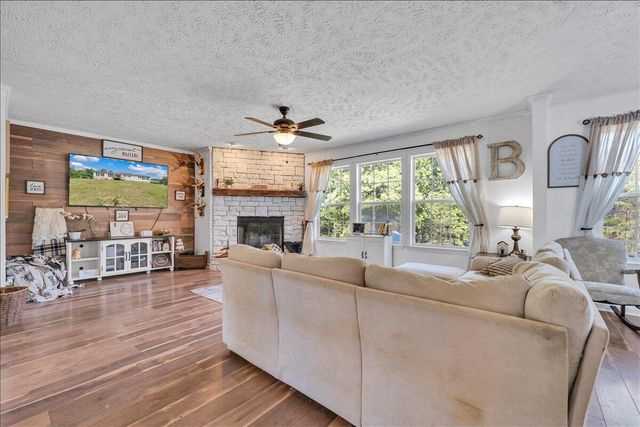 833 Gravel Hill RD, Troutville, VA 24175