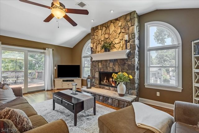 18 Dean Ave, Butler Boro, NJ 07405