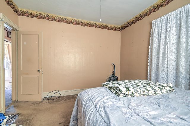 1016 Knob Creek Road, Johnson City, TN 37604