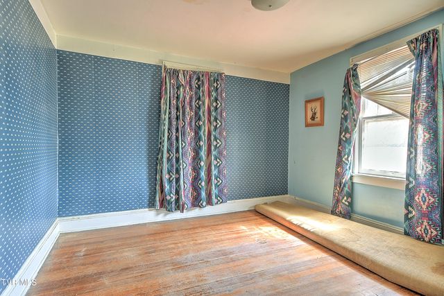 1016 Knob Creek Road, Johnson City, TN 37604