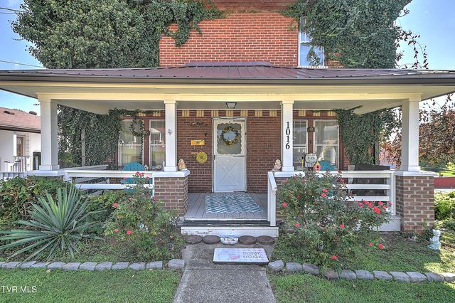 1016 Knob Creek Road, Johnson City, TN 37604