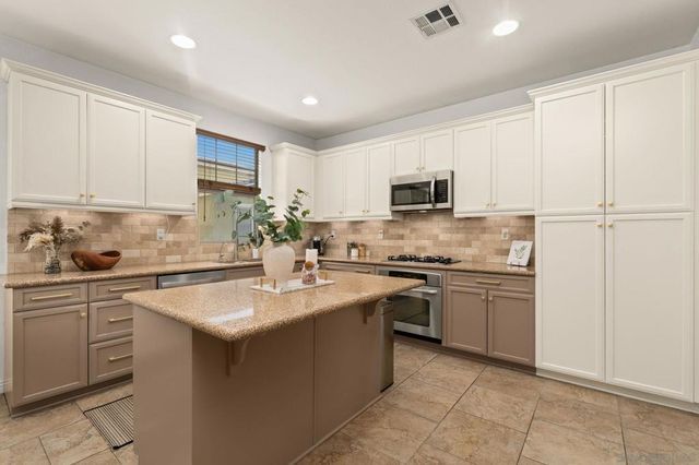 1831 Scarlet PL, Chula Vista, CA 91913