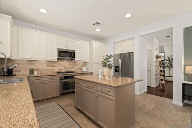 1831 Scarlet PL, Chula Vista, CA 91913