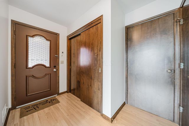 4231 Chaucer Lane, Columbus, OH 43220