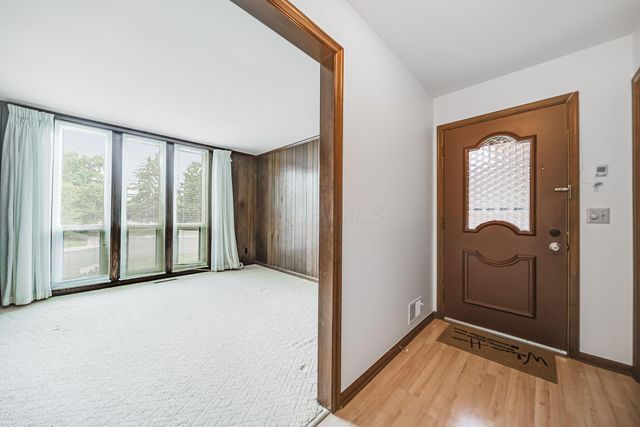 4231 Chaucer Lane, Columbus, OH 43220