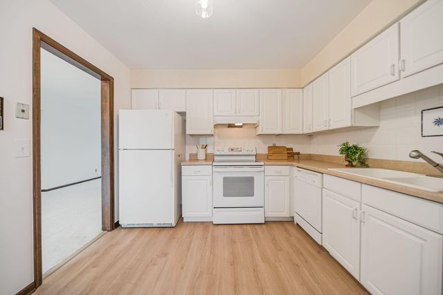 4231 Chaucer Lane, Columbus, OH 43220