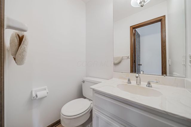 4231 Chaucer Lane, Columbus, OH 43220