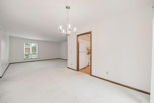 4231 Chaucer Lane, Columbus, OH 43220