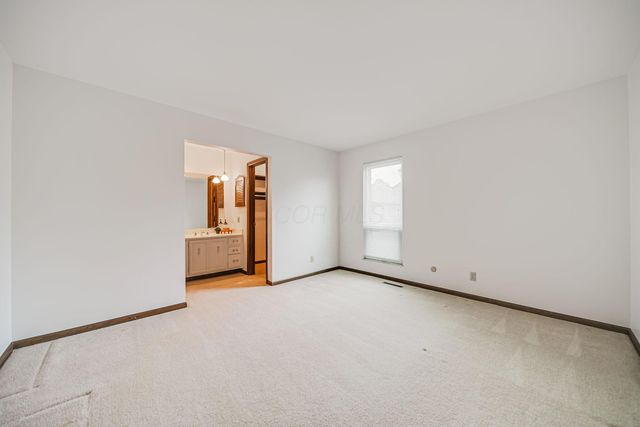 4231 Chaucer Lane, Columbus, OH 43220