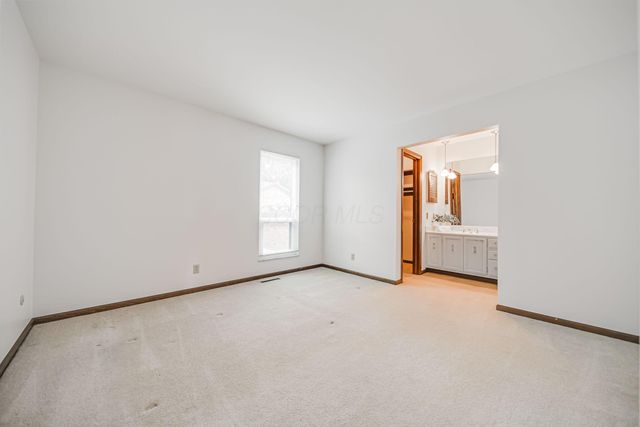 4231 Chaucer Lane, Columbus, OH 43220
