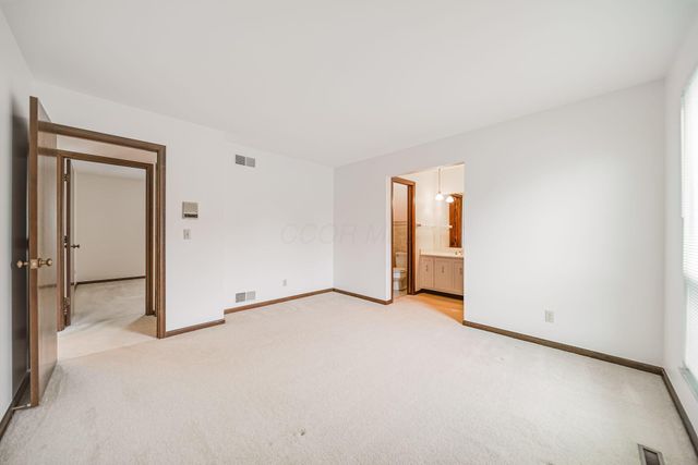 4231 Chaucer Lane, Columbus, OH 43220
