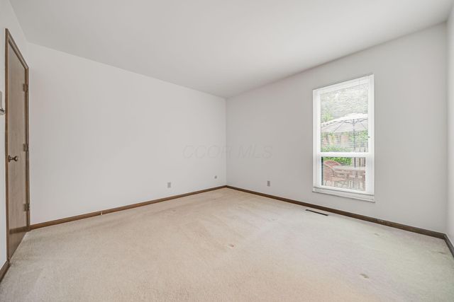 4231 Chaucer Lane, Columbus, OH 43220