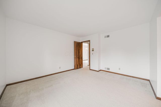 4231 Chaucer Lane, Columbus, OH 43220