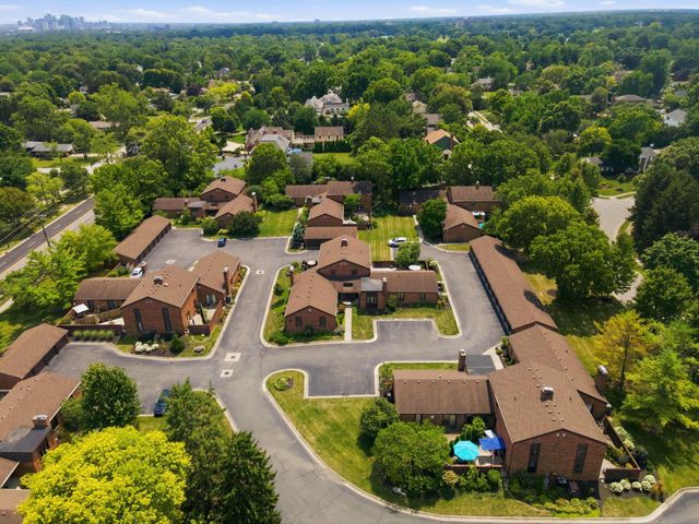 4231 Chaucer Lane, Columbus, OH 43220