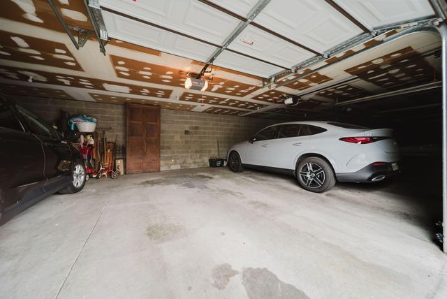 4231 Chaucer Lane, Columbus, OH 43220