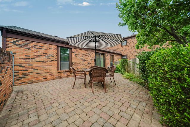 4231 Chaucer Lane, Columbus, OH 43220