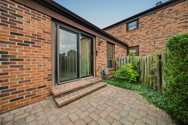4231 Chaucer Lane, Columbus, OH 43220