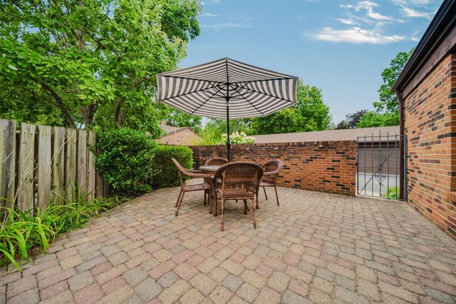 4231 Chaucer Lane, Columbus, OH 43220