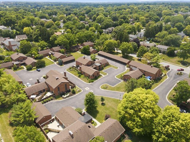 4231 Chaucer Lane, Columbus, OH 43220