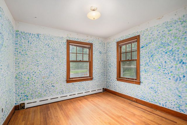 482 Grove Avenue, Valparaiso, IN 46385