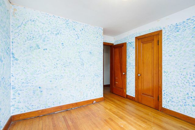 482 Grove Avenue, Valparaiso, IN 46385
