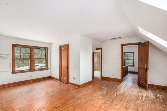 482 Grove Avenue, Valparaiso, IN 46385
