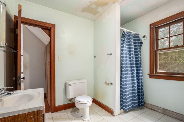 482 Grove Avenue, Valparaiso, IN 46385