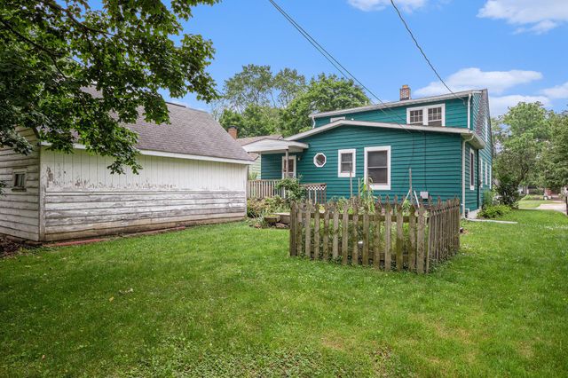 482 Grove Avenue, Valparaiso, IN 46385