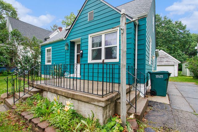 482 Grove Avenue, Valparaiso, IN 46385
