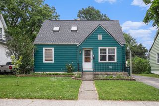 482 Grove Avenue, Valparaiso, IN 46385