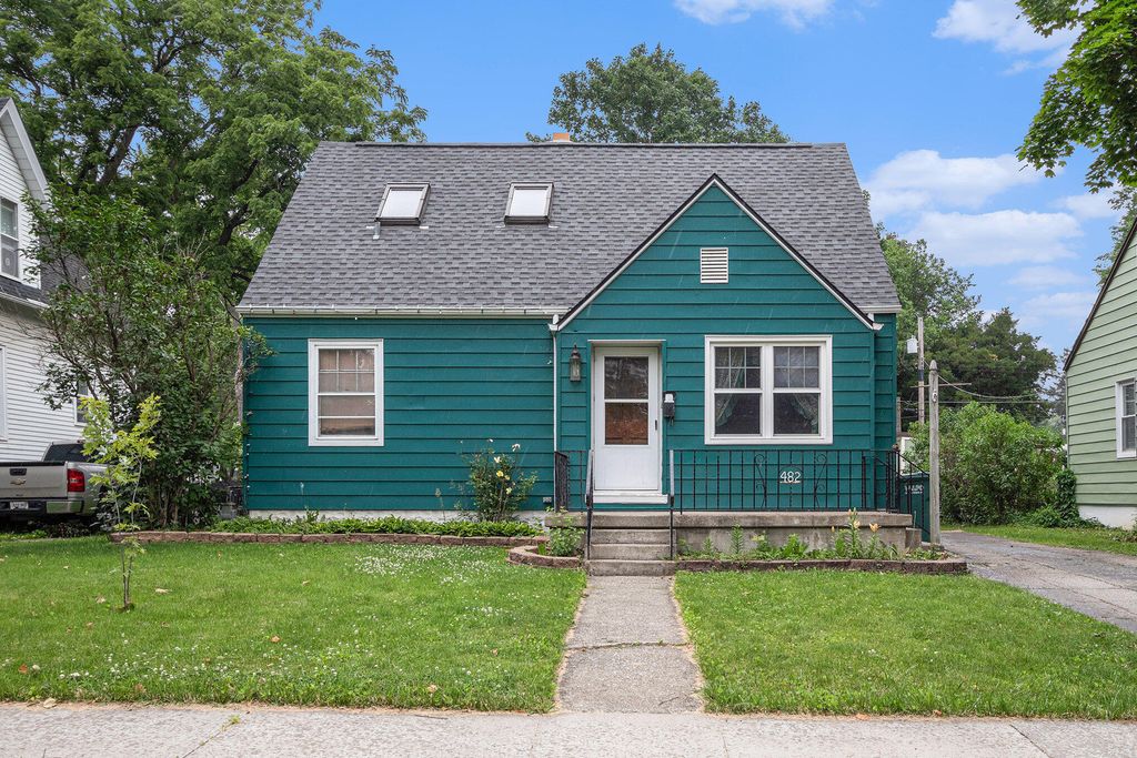 482 Grove Avenue, Valparaiso, IN 46385