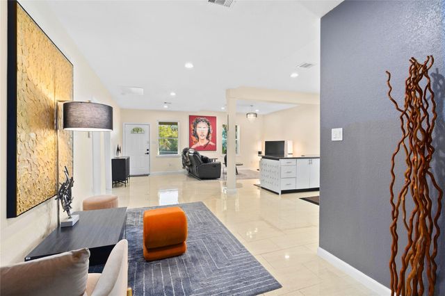 5324 Avenue R, Galveston, TX 77551