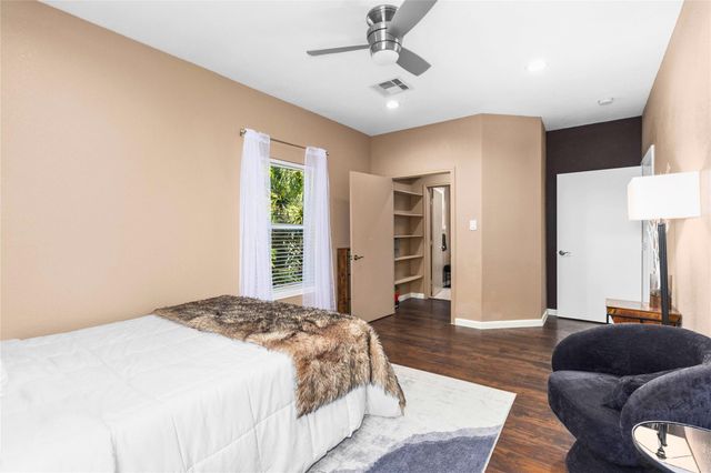 5324 Avenue R, Galveston, TX 77551