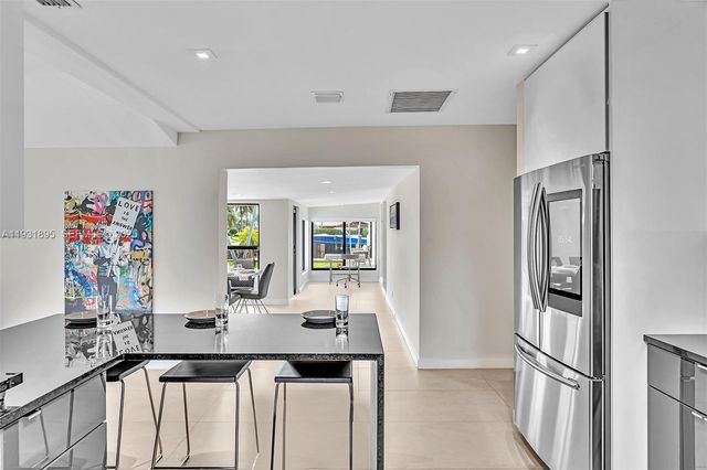 536 Hibiscus Dr, Hallandale Beach, FL 33009